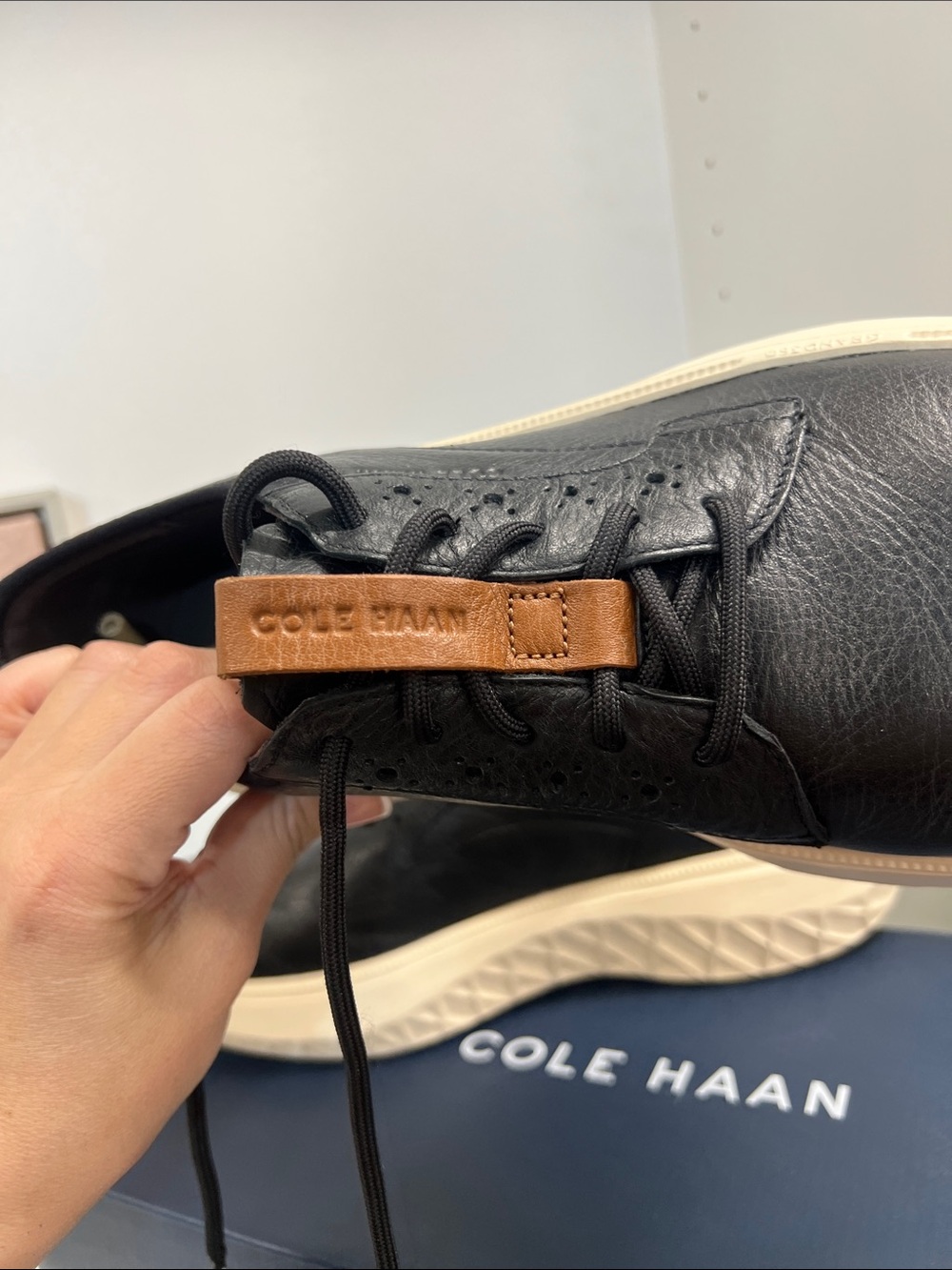 🔥🔥 Cole Haan Men Black Leather Sneakers size 10.5 - Picture 7 of 9